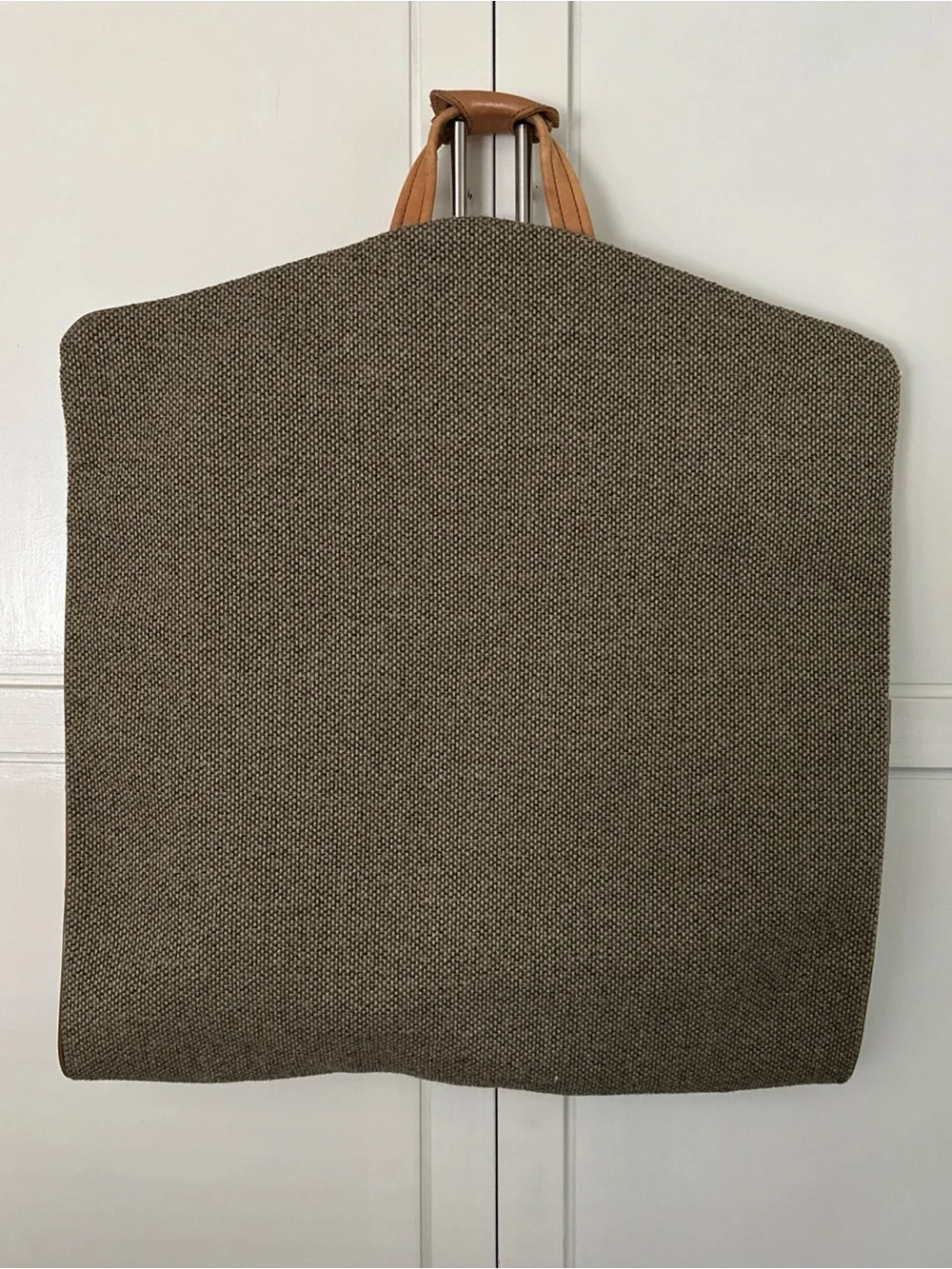Hartmann Garment Bag for Men in Brown twill with Tan Trim
